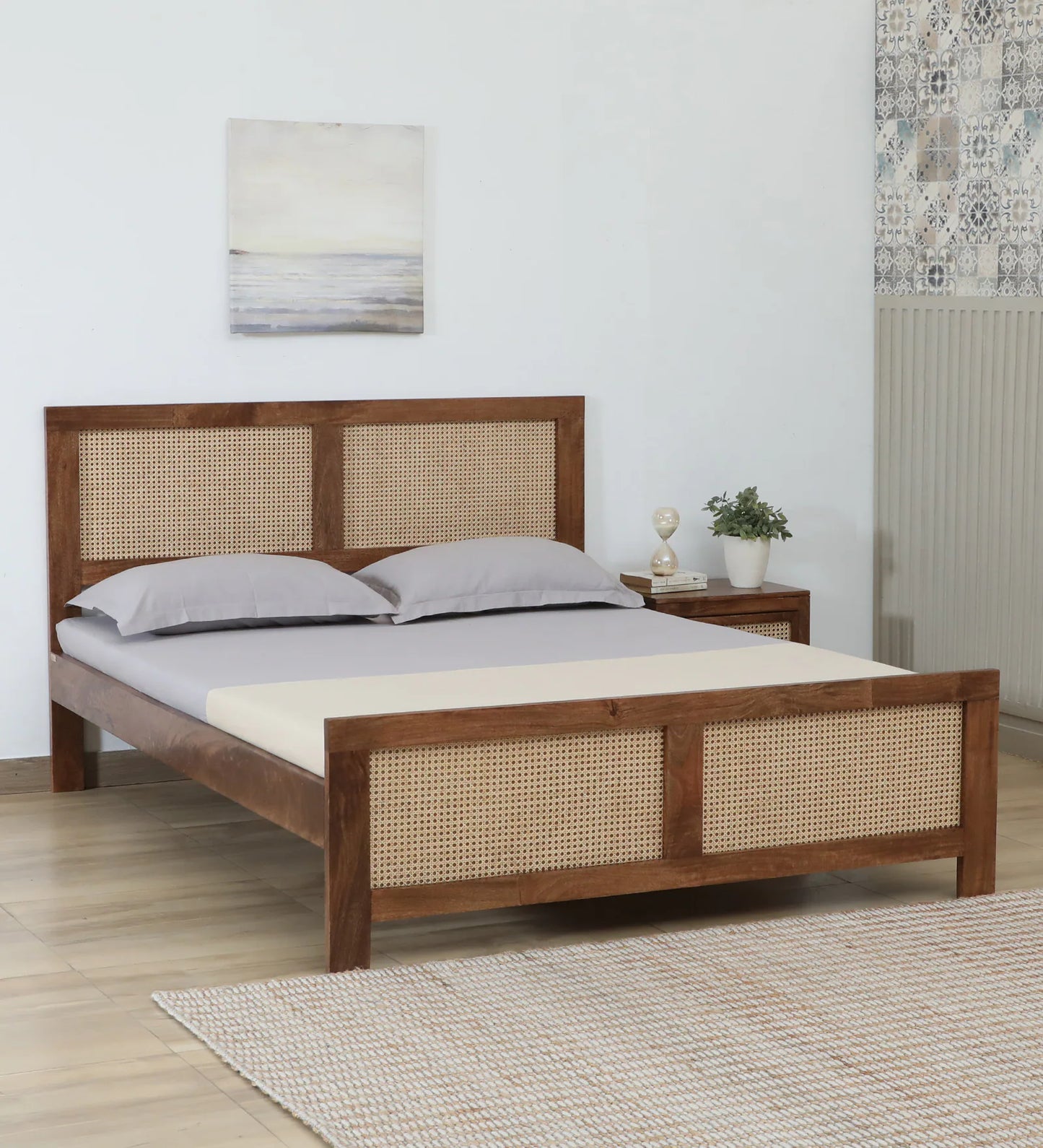 Mango Wood King Size Bed In Rustic Teak Finish